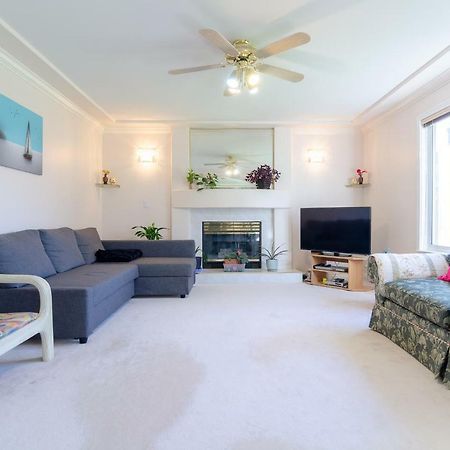 Great Guest Suite In A Gorgeous House นิวเวสต์มินสเตอร์ ภายนอก รูปภาพ