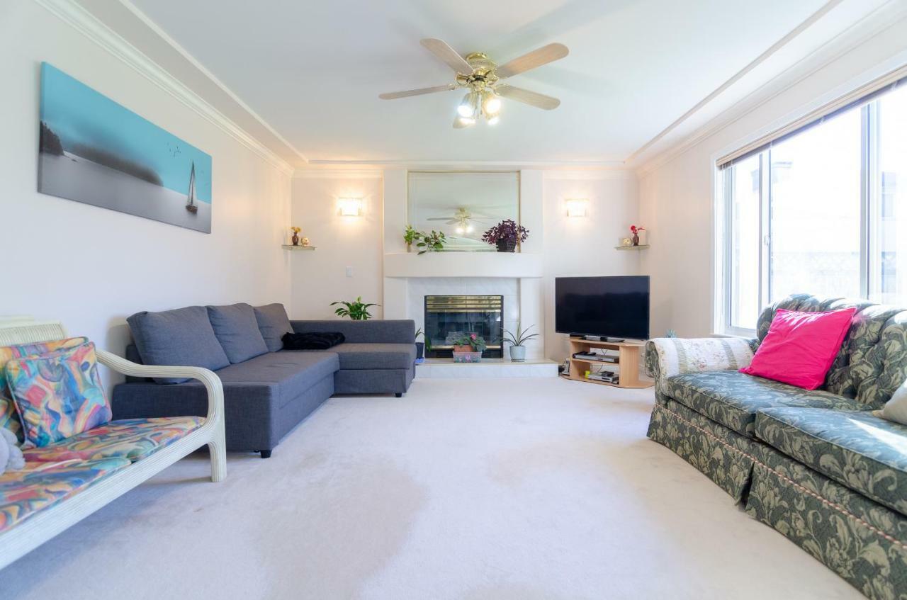 Great Guest Suite In A Gorgeous House นิวเวสต์มินสเตอร์ ภายนอก รูปภาพ