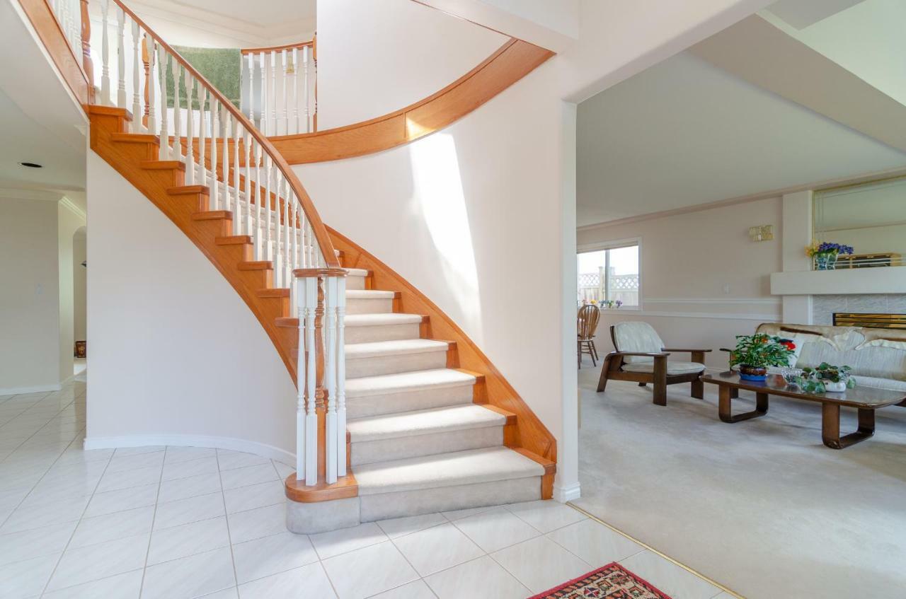Great Guest Suite In A Gorgeous House นิวเวสต์มินสเตอร์ ภายนอก รูปภาพ